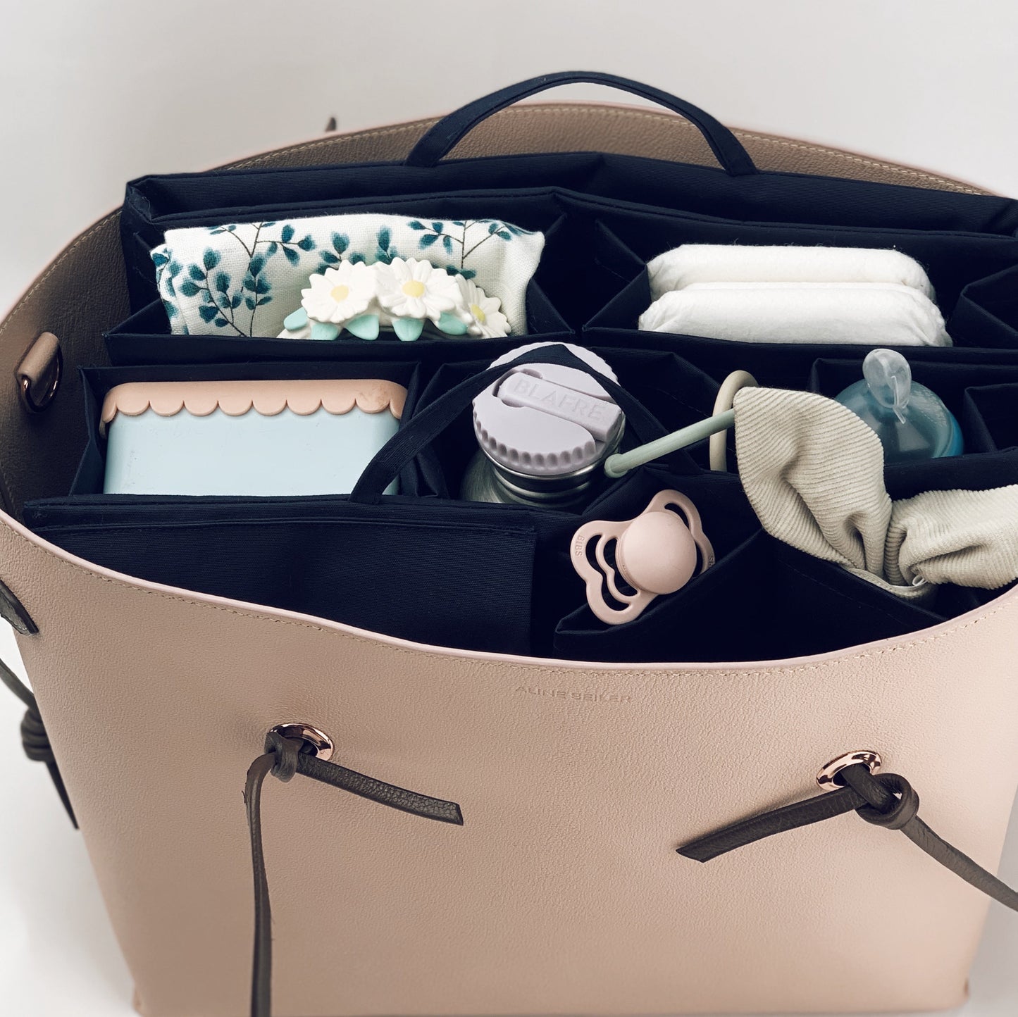 50% OFF Imperfect Classic · Wickeltasche M